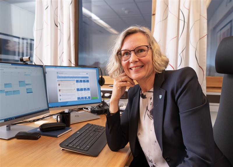 Fylkeskommunedirektør Toril Hovdenak